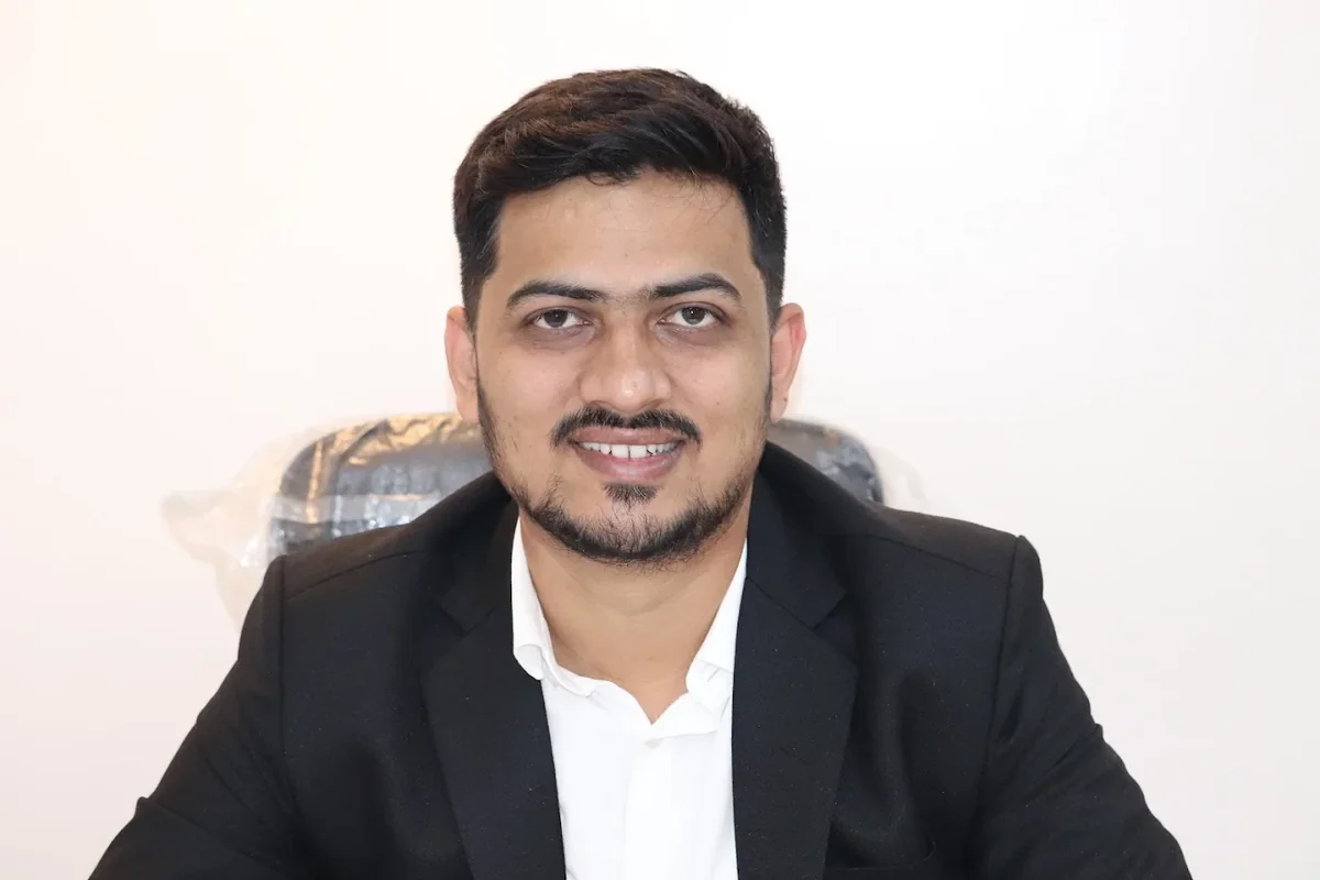 Dr. Sagar Borse, founder and principal dentist at Hi Smile Dental Care, Bavdhan